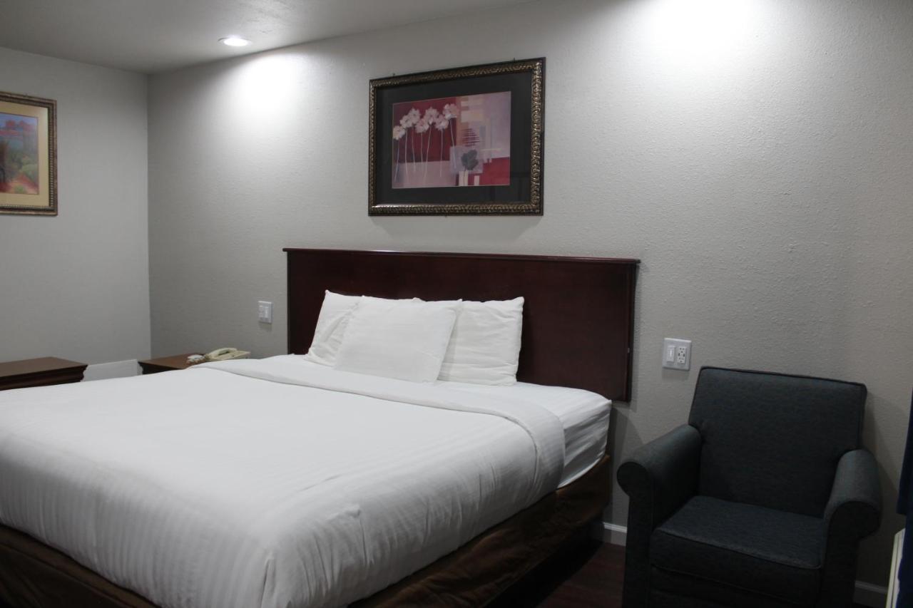 Thunderbird Vegas/ New Mexico Hotel